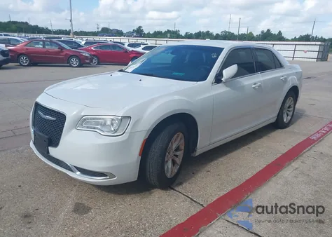 2015 Chrysler 300 Limited z USA, uszkodzony, nr VIN 2C3CCAAGXFH756367